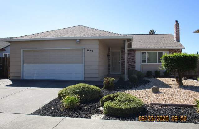 Nice Floorplan, Cute Yards - 4 Bedroom/2 Bath in Suisun City Available Now photos photos