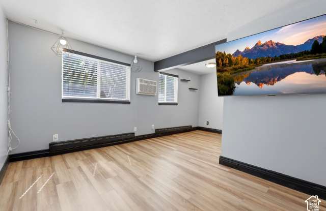 217 S FOSS St Gallery 3
