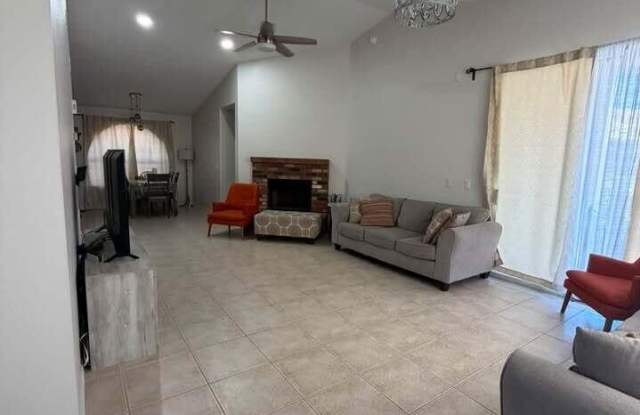8928 W FARGO Drive Gallery 2
