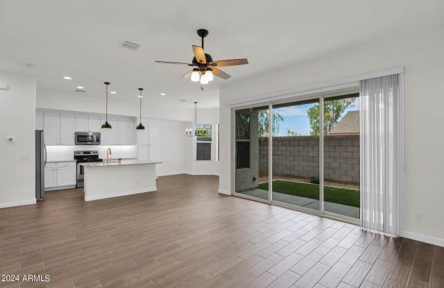 3010 N 33RD Place Gallery 3