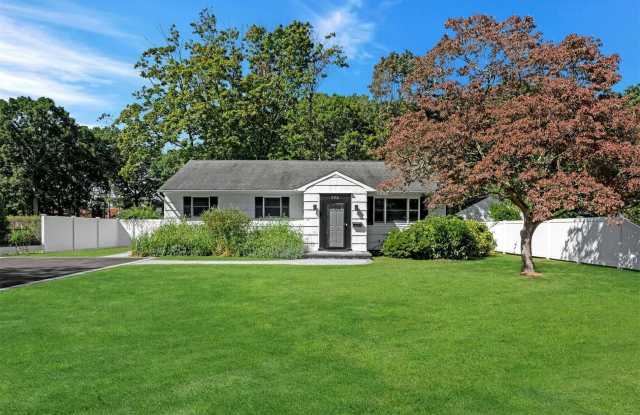 772 Sylvan Avenue - 772 Sylvan Avenue, Bayport, NY 11705