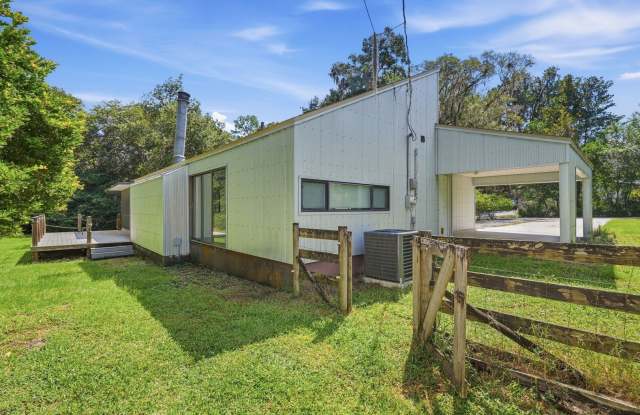 A one of a kind Architectually designed home in SW Idylwild neighborhood Gallery 3