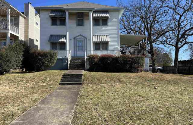 1020 Kavanaugh "D" photos photos