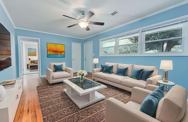 Comfortable Home Minutes from Park Circle - 1233 Hawthorne Circle, Hanahan, SC 29410