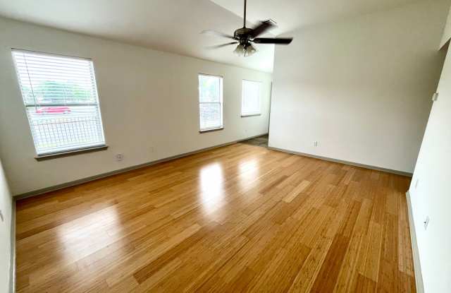 4Bed/2Bath House w/ detached 2 car garage Gallery 4
