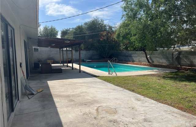 2618 Burton Avenue photos photos