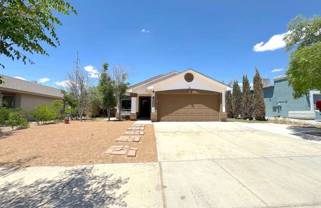 East El Paso 3 bed Refrig A/C with Gorgeous Yard! photos photos