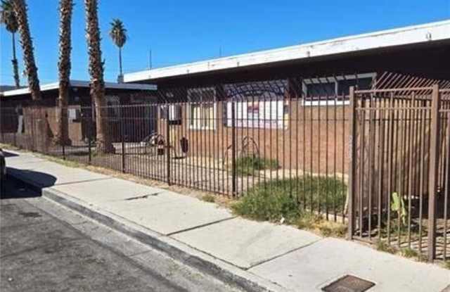 236 W Philadelphia Avenue photos photos