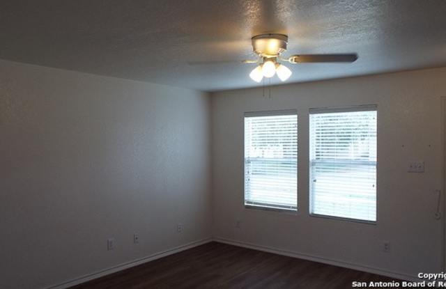 125 GATEWOOD BAY Gallery 3