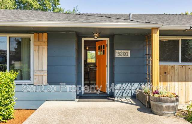 5301 Southeast Welch Road Gallery 4