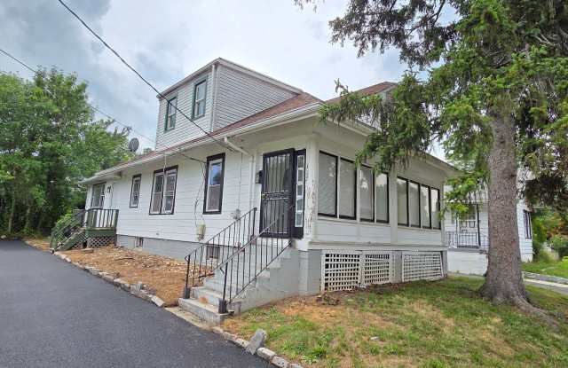 “Spacious 5BR Home Near TCNJ – Large Yard & Flexible Living!” photos photos