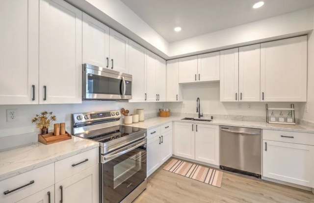 Landing 36 photos photos