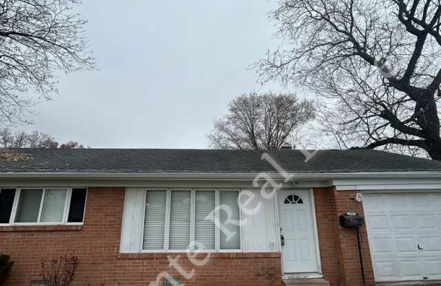 Picture-Perfect Home in Toledo, OH – 1921 Northover Rd, with Backyard  Great Curb Appeal photos photos