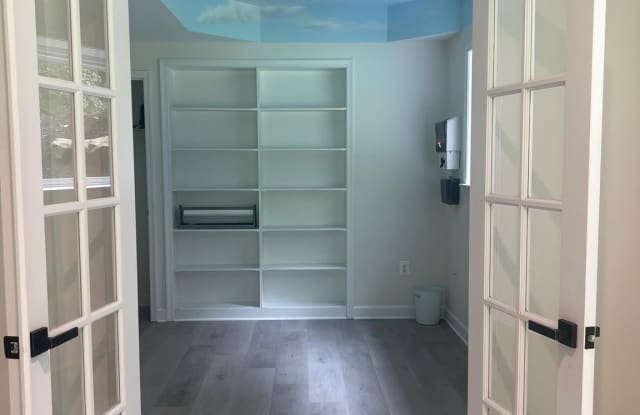 5920 HUNTON WOOD Drive Gallery 3