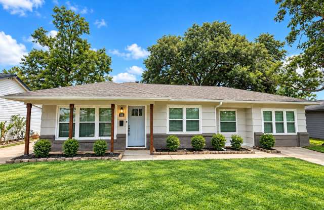 Stunning Recently Remodeled (from the studs out) 3/1/2 Home in Lake Jackson Gallery 1