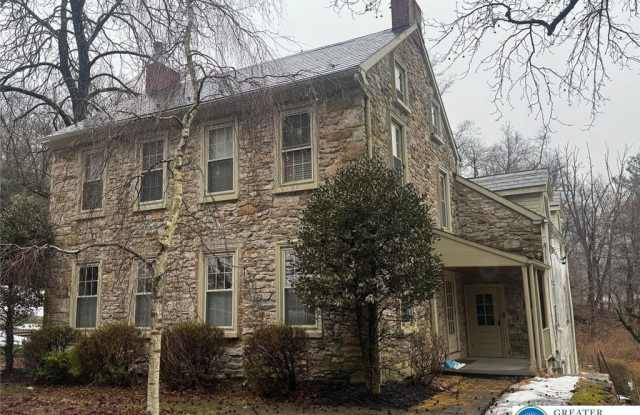 3686 Lower Saucon Road photos photos