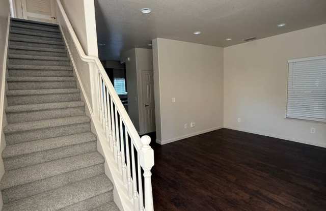 3 Bedroom Home Close to Gym and Shopping-$1,000 OFF First Month's Rent Gallery 4