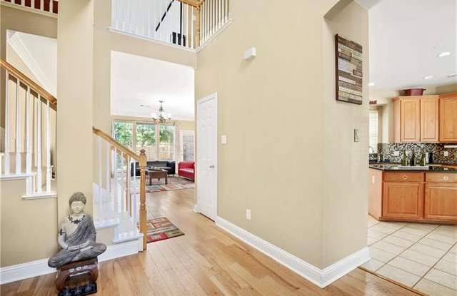 8804 Crescent Court Gallery 4