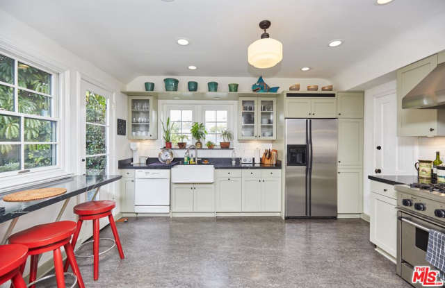 10507 HOLMAN Avenue Gallery 4