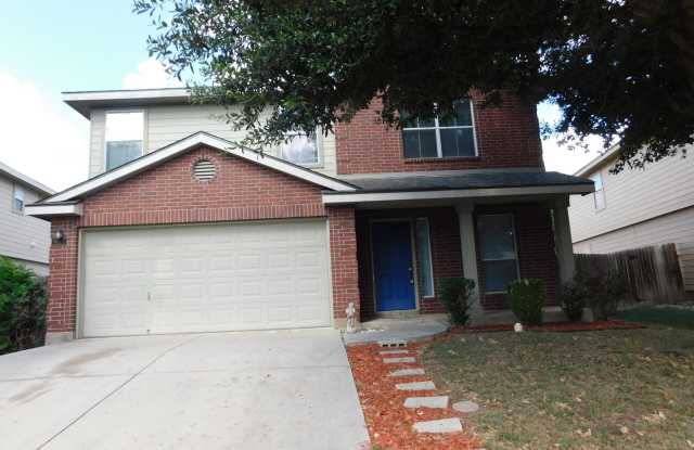 Beautiful 5 bedroom home w/ 2 primary suites Gallery 3