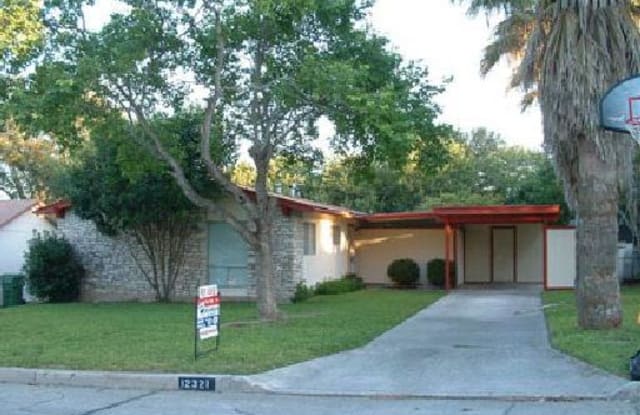 12321 TRAILING OAKS ST - 12321 Trailing Oaks, Live Oak, TX 78233