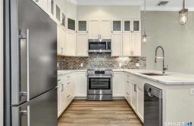 1077 Boston Post Road Gallery 4
