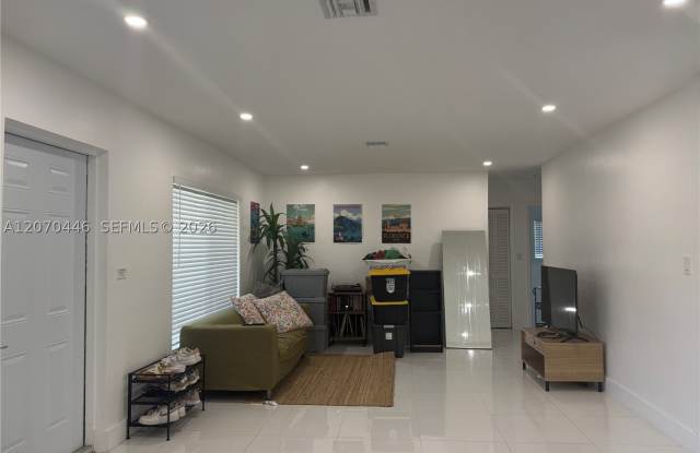 15900 SW 102nd Ave Gallery 4