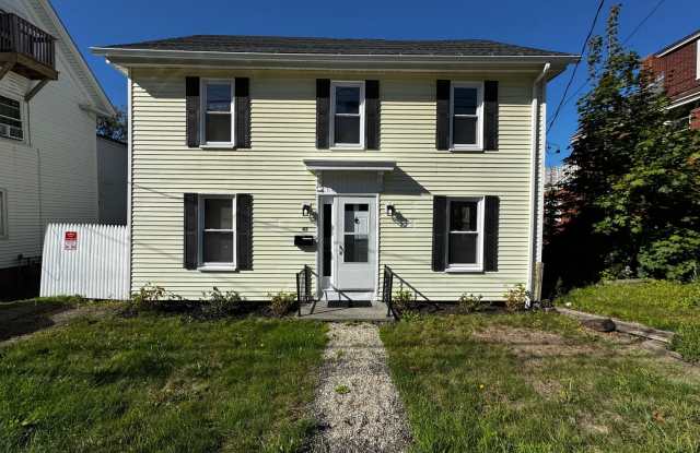 Spacious 3 Bedroom, 1.5 Bath House for Rent in Brewer photos photos