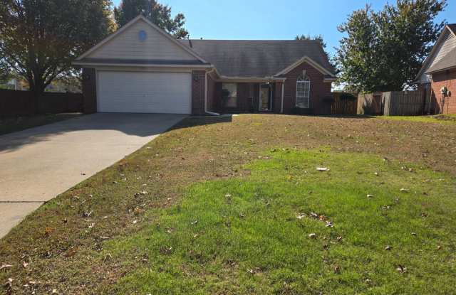 4 Success is now offering this spacious 3 bedroom home 2 bath home in Southaven, MS. - 1177 Custer Drive East, Southaven, MS 38671