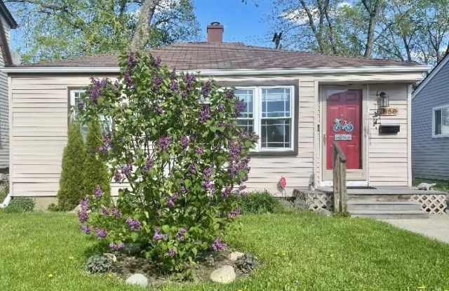 1858 Farrow Street photos photos