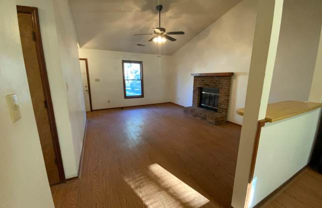 142 Corey Circle Gallery 3