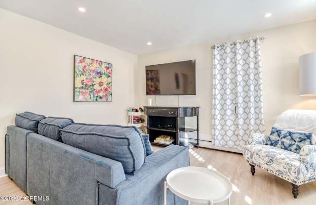 18 Abbott Avenue unit: Garden Apt photos photos