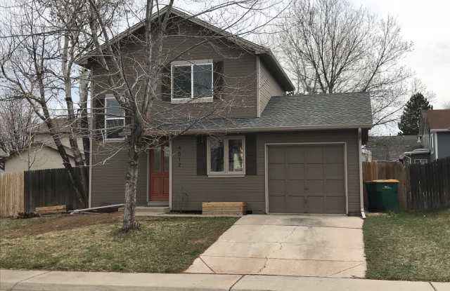 2 Bedroom 1 1/2 Bath Single Family Home in Aurora Gallery 1
