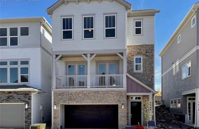 Almost New! Central location, like new! 3-4 bed, 4 bath, 2 car gated complex - 4664 Peak Crest View, Colorado Springs, CO 80923