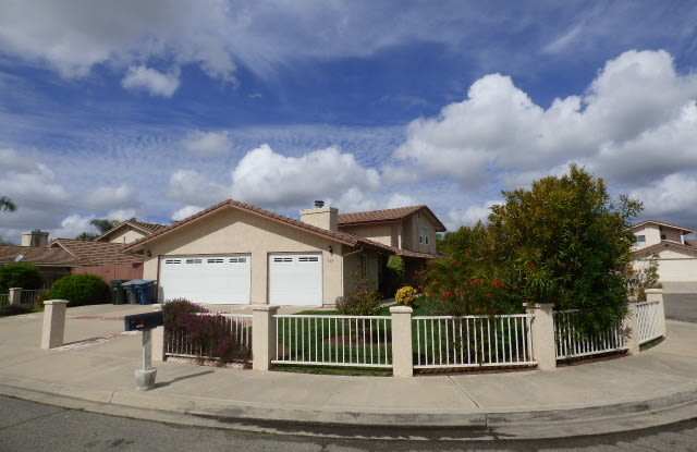 PRISTINE ESCONDIDO BEAUTY! LARGE UPGRADED HOME Gallery 2