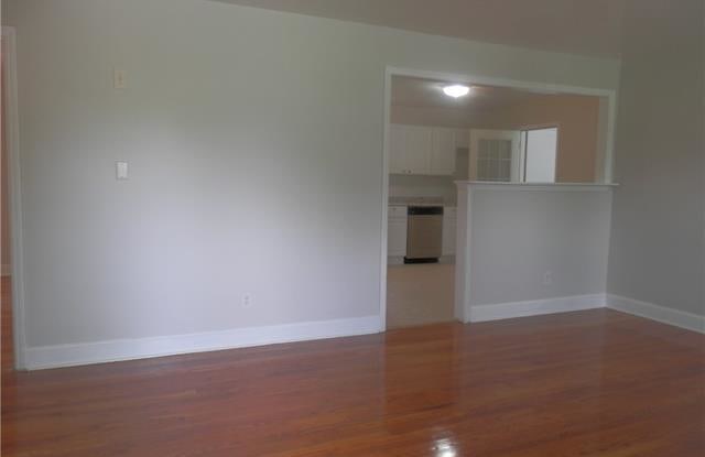 1916 Northbrook Drive Gallery 2