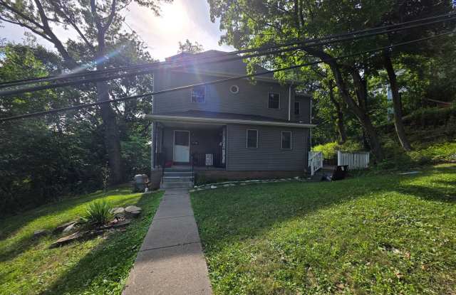 3 bedroom with Office For Rent in Bellevue! photos photos