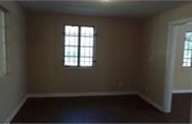 1660 Tyler St Gallery 2