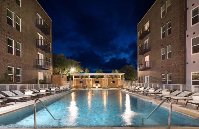265 Davis St - 265 East Davis Street, McKinney, TX 75069