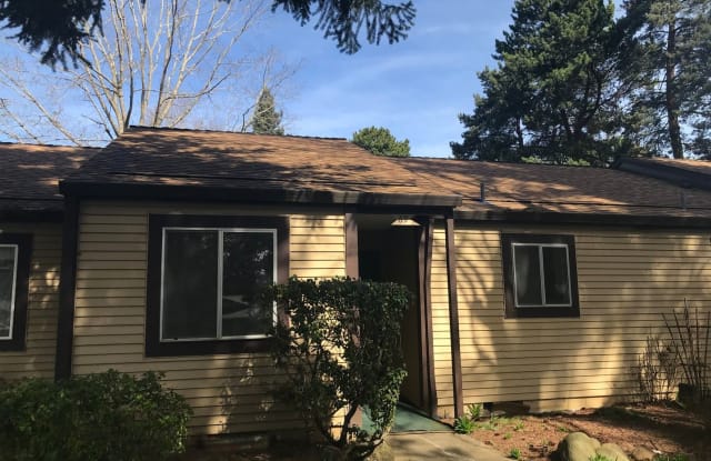 2720 SE 138 Avenue #69 - 2720 SE 138th Ave, Portland, OR 97236