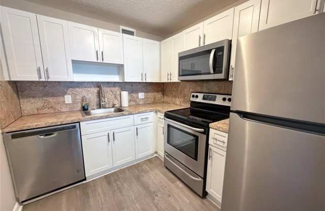 13550 SW 6th Ct photos photos