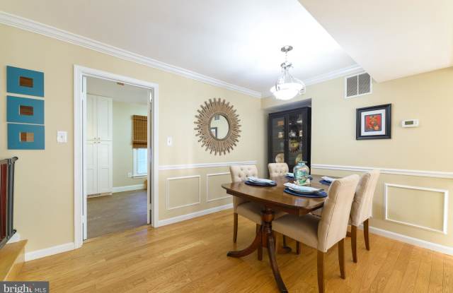 3811 BRIGHTON COURT Gallery 4