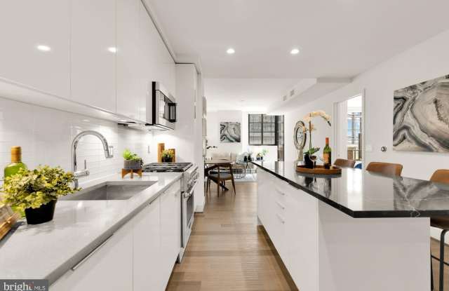 45 SUTTON Square SW unit: 303 photos photos