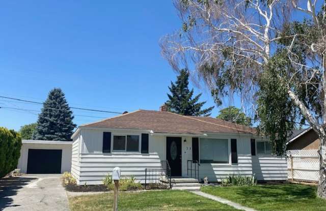 Home w/ Detached Garage For Rent! photos photos