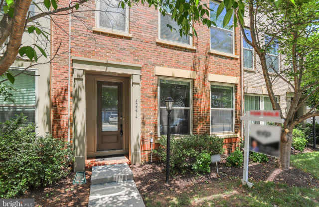 42274 HAMPTON WOODS Terrace Gallery 1
