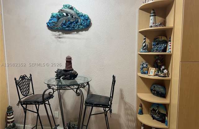 6494 Collins Ave Gallery 4