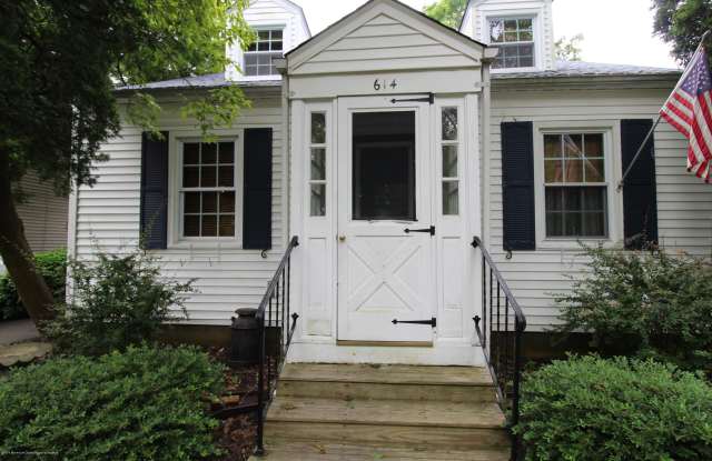 614 New Jersey Avenue Gallery 2