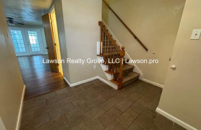 Updated Townhome Located in the Town of Vinton Gallery 3