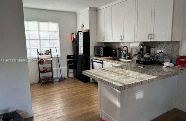 1325 W 4 Lane, Hialeah, FL 33010 Gallery 4