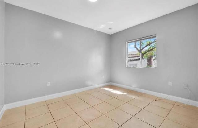 1839 NW 74th Ter Gallery 3
